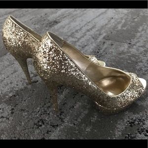 Guess gold sequin high heel